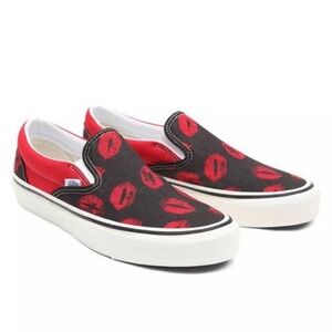 Vans Valentine’s shoes💋